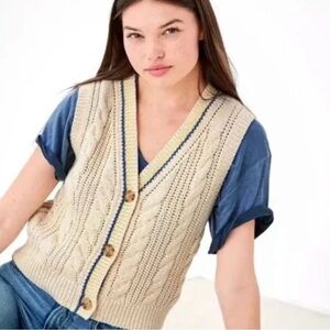 American Eagle Cream Colored Sweater Vest